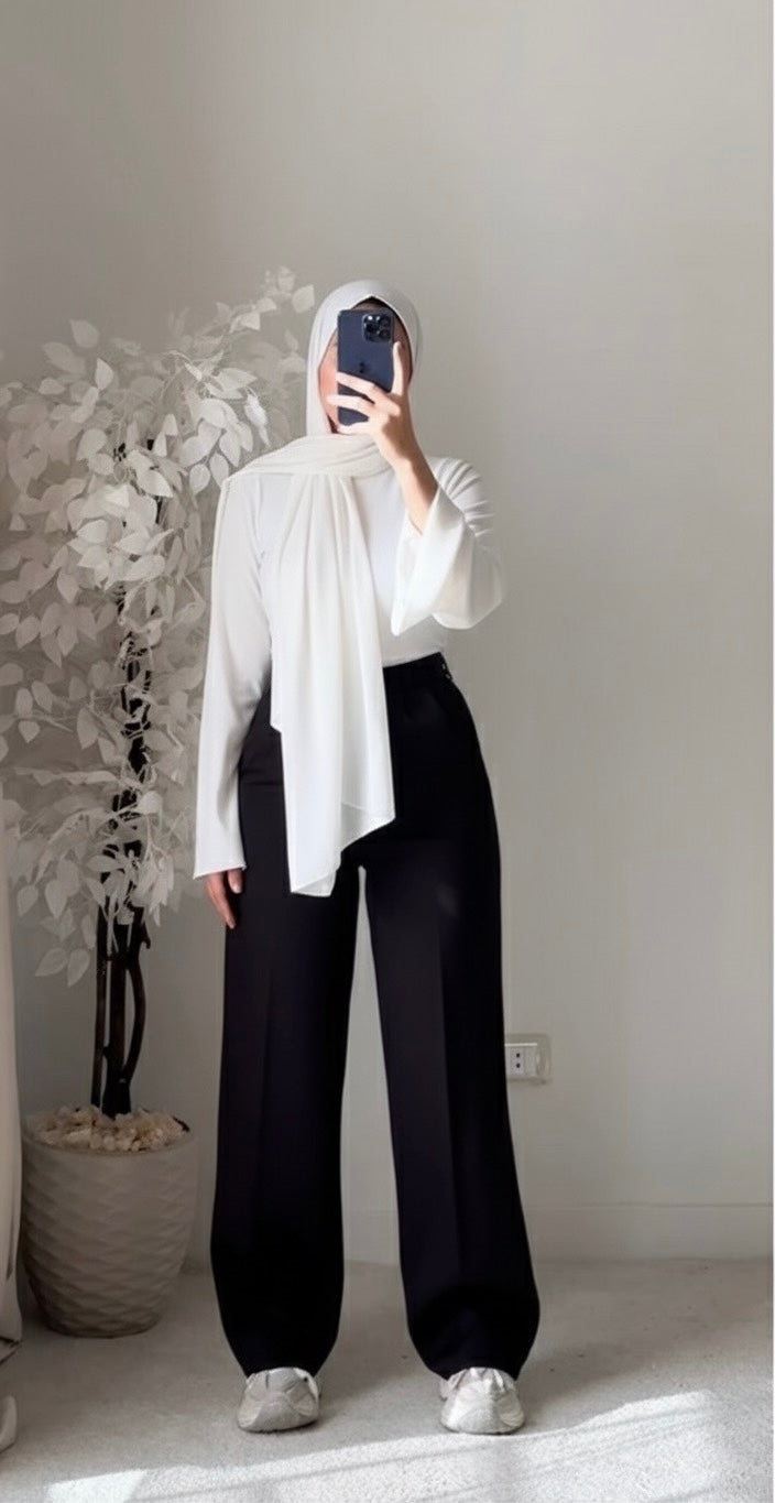 Queiora’s Loose Darted Pants