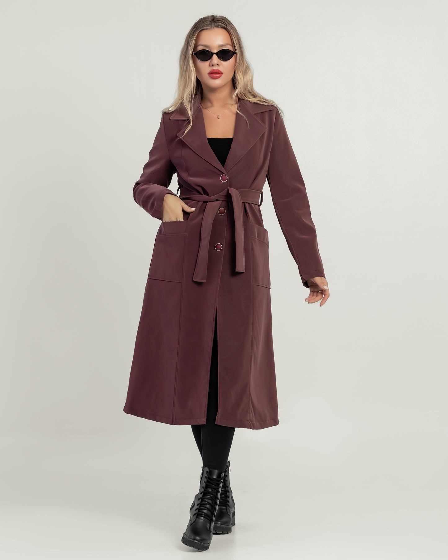 Queiora’s Elegant Burgundy Soft Coat