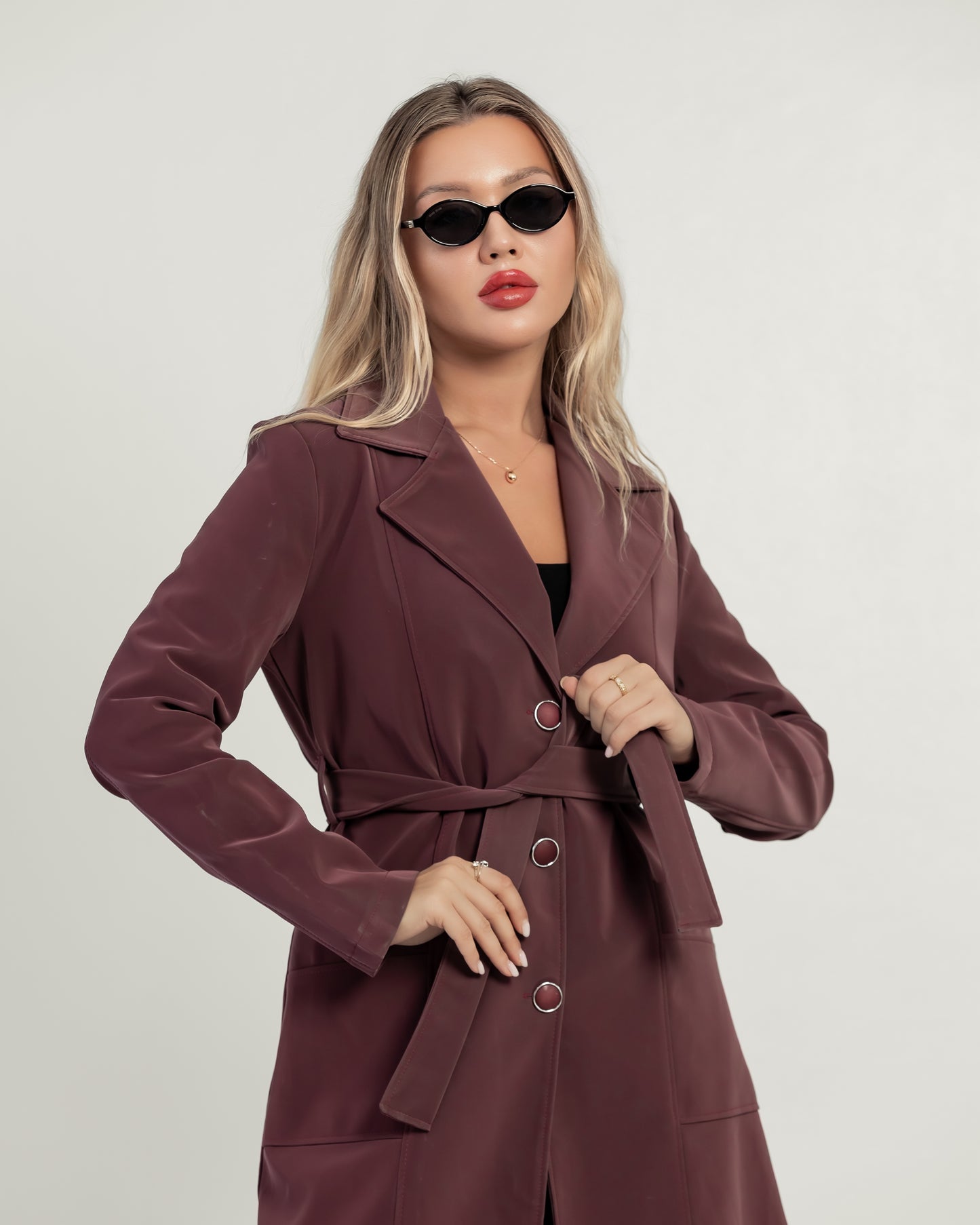 Queiora’s Elegant Burgundy Soft Coat