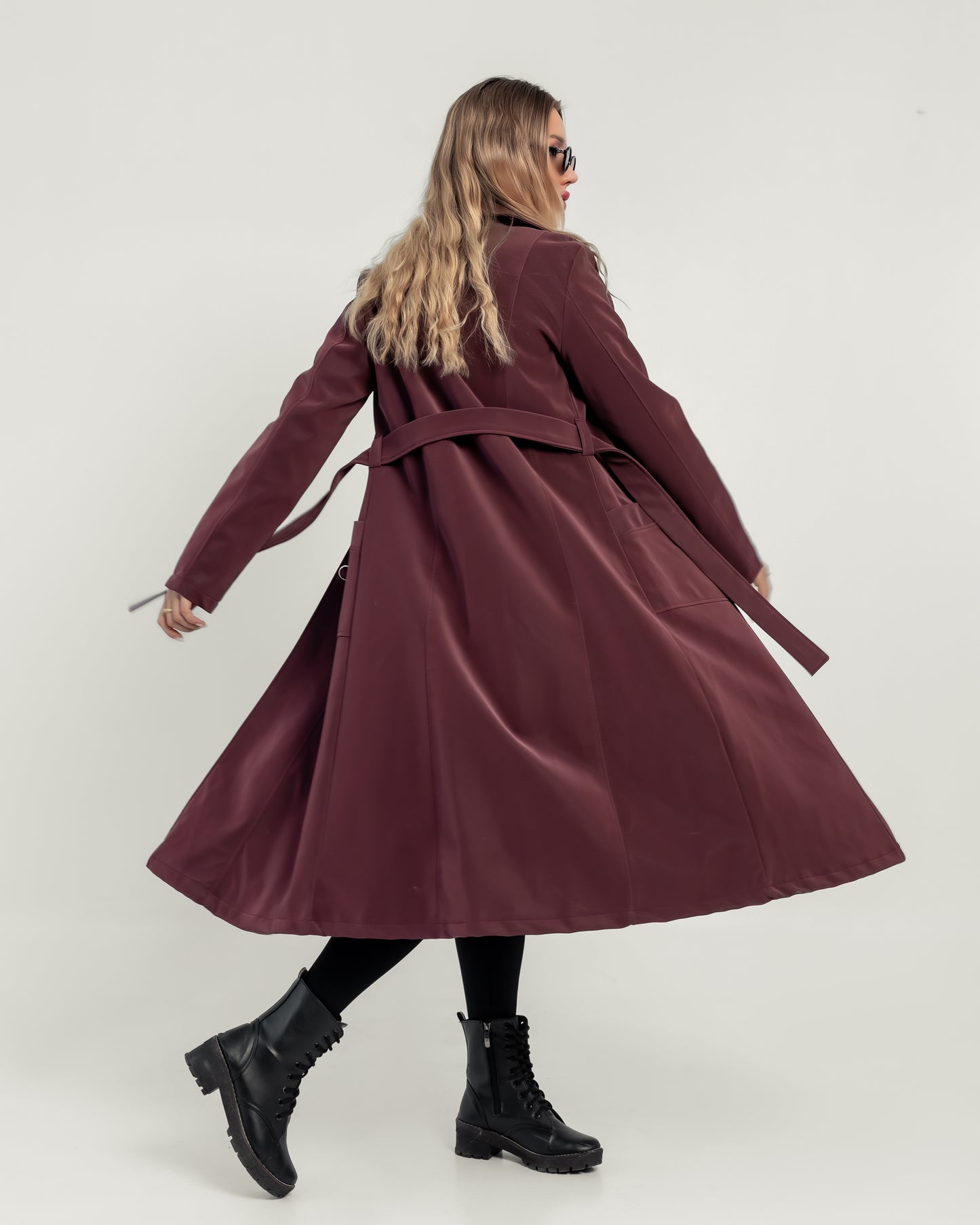 Queiora’s Elegant Burgundy Soft Coat