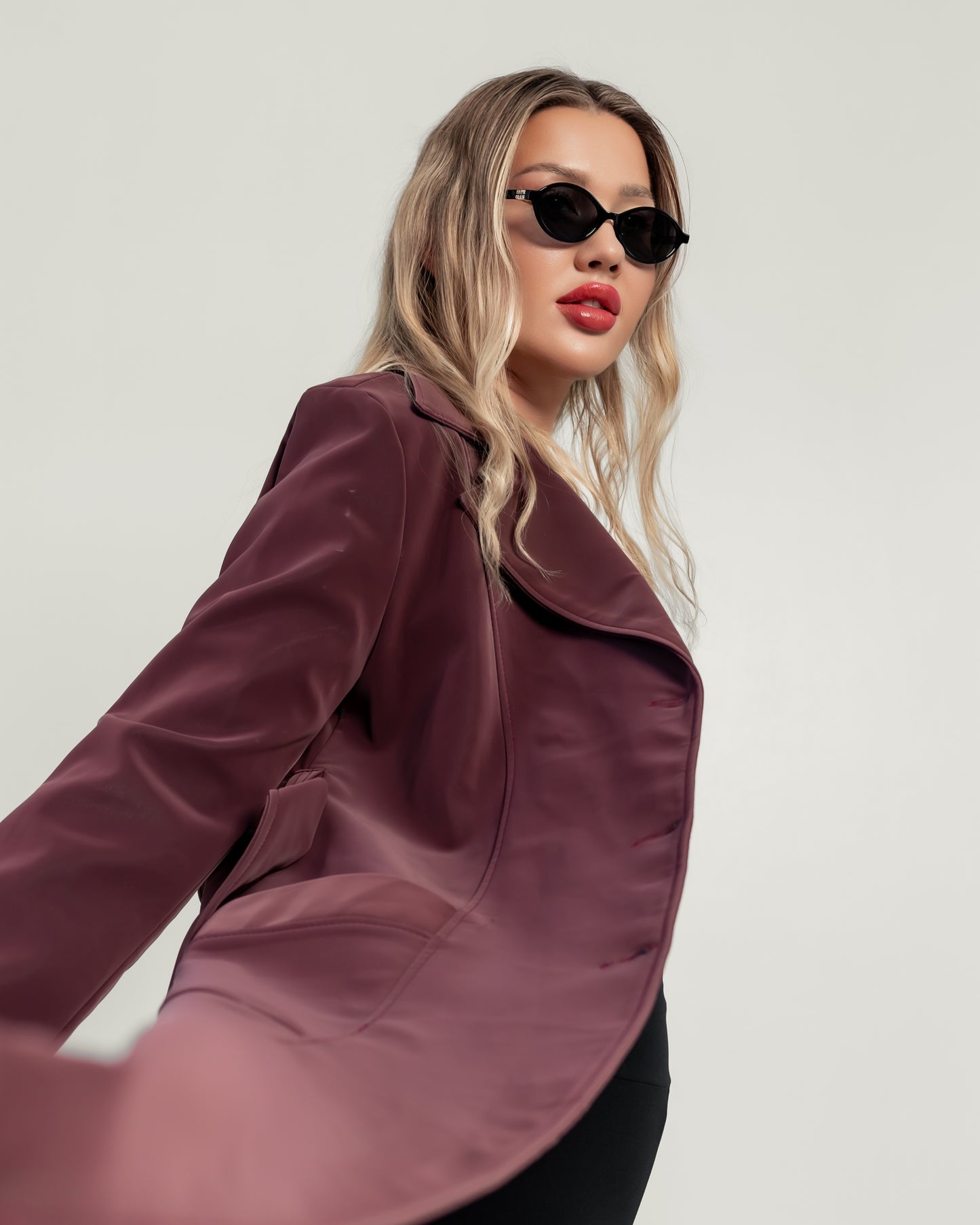 Queiora’s Elegant Burgundy Soft Coat