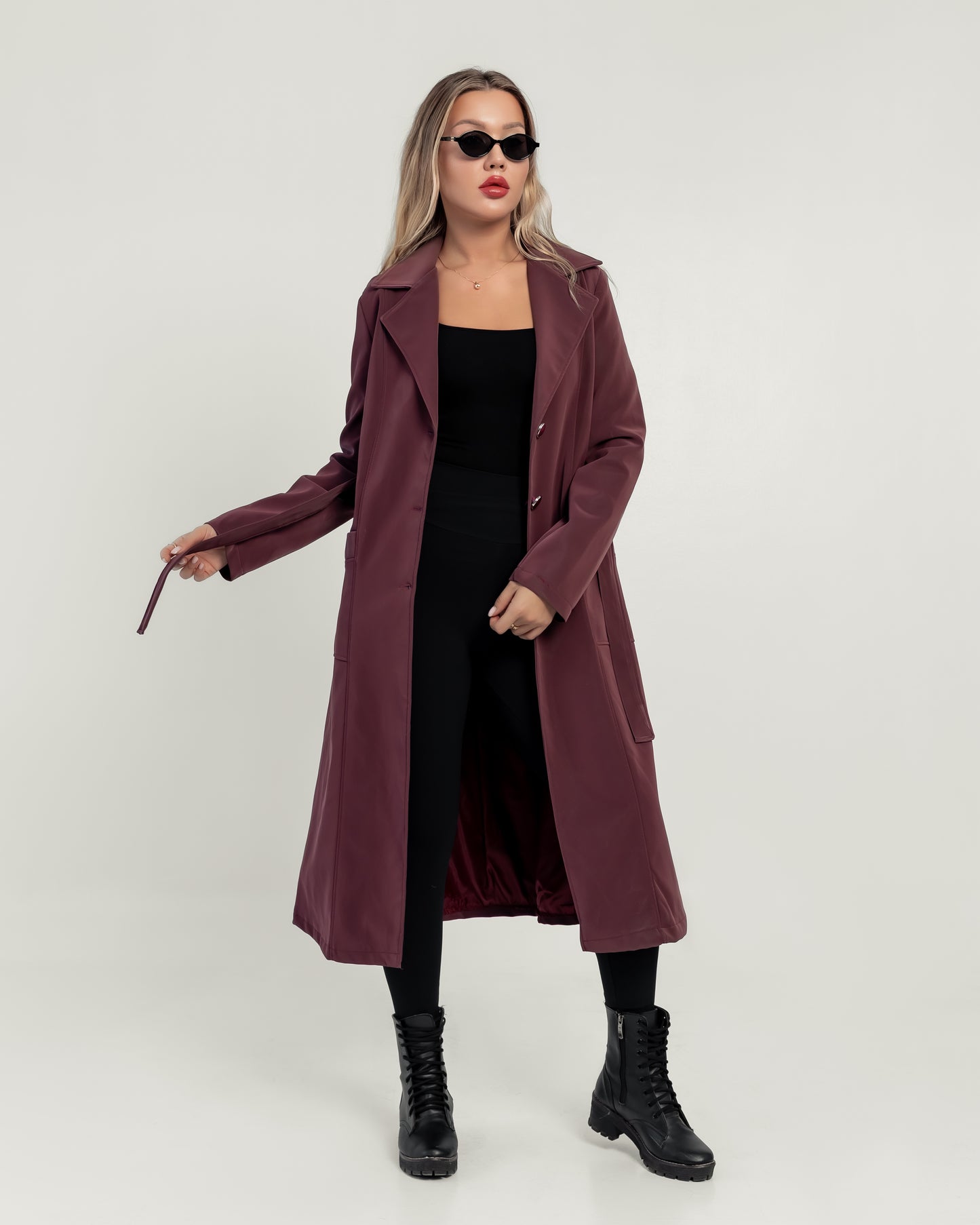 Queiora’s Elegant Burgundy Soft Coat